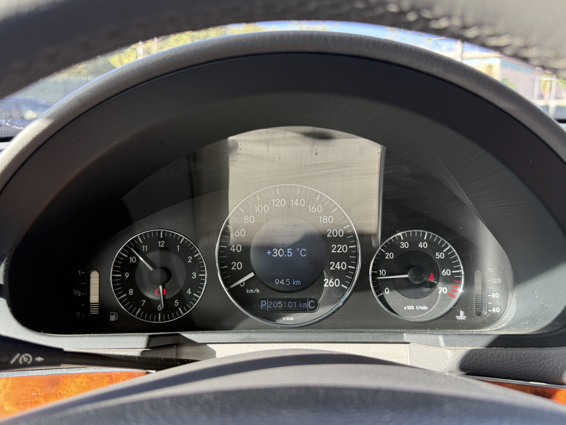 Mercedes-Benz E200