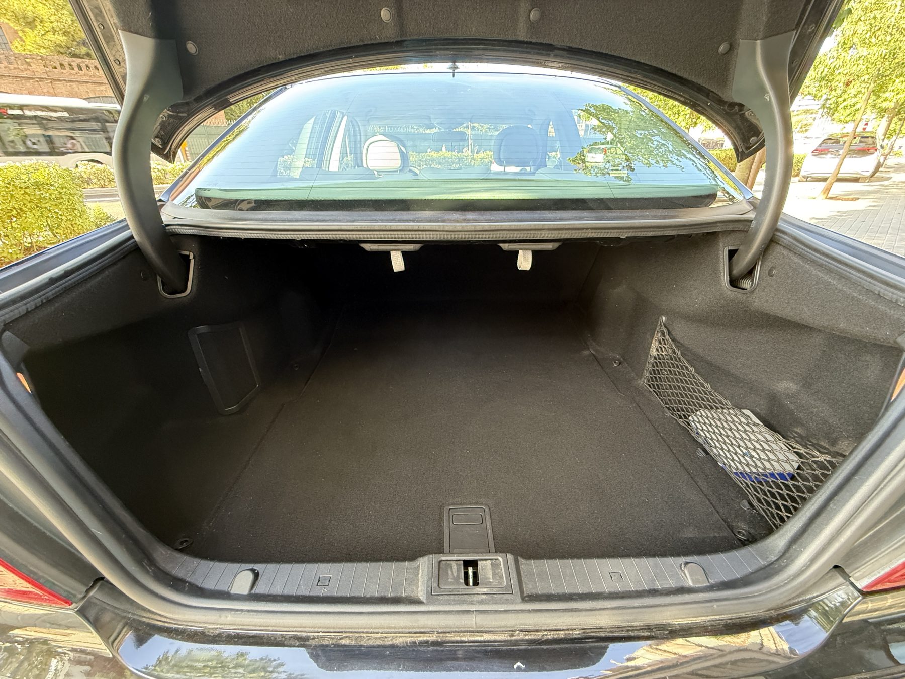 Mercedes-Benz E200