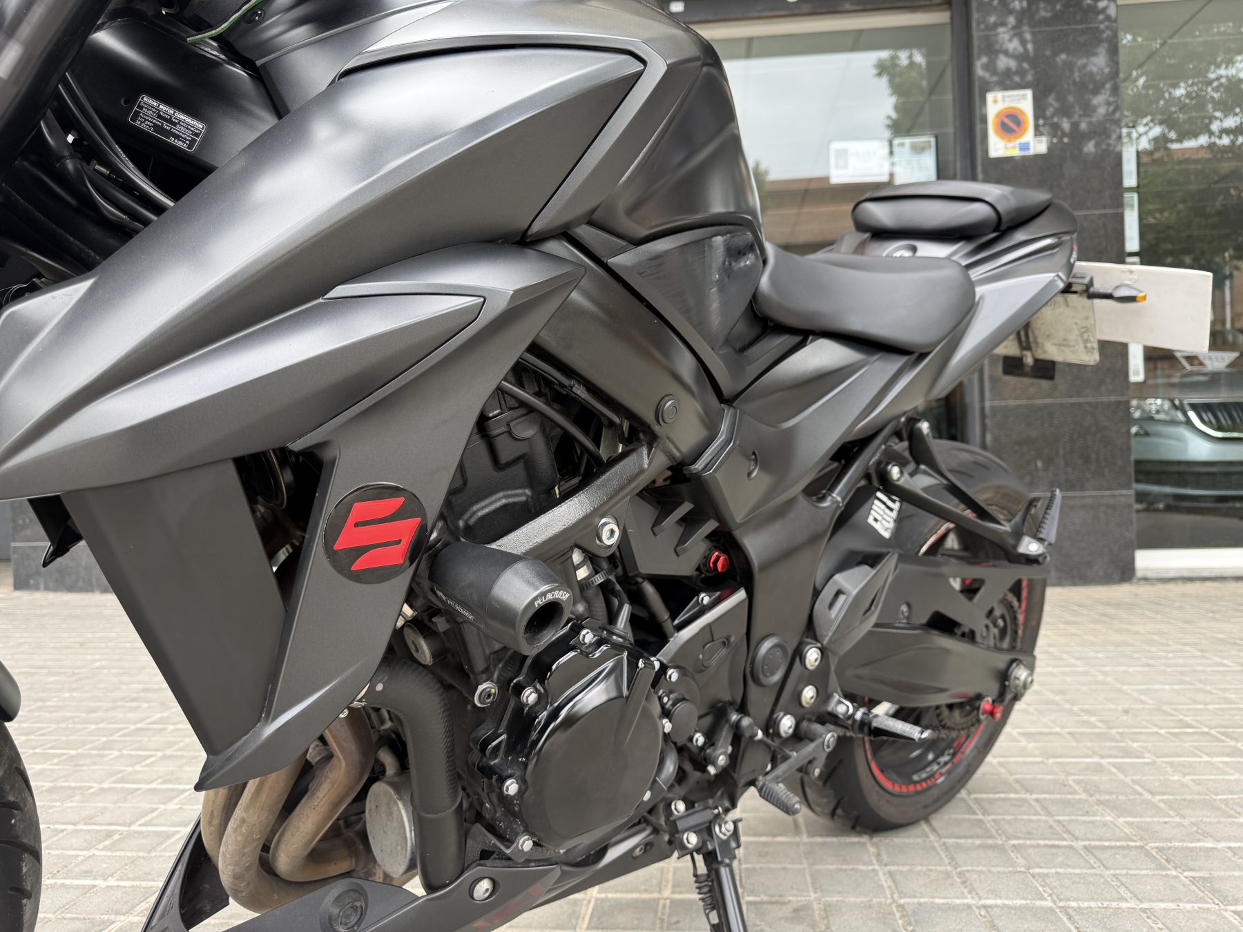 Suzuki GSX-S750